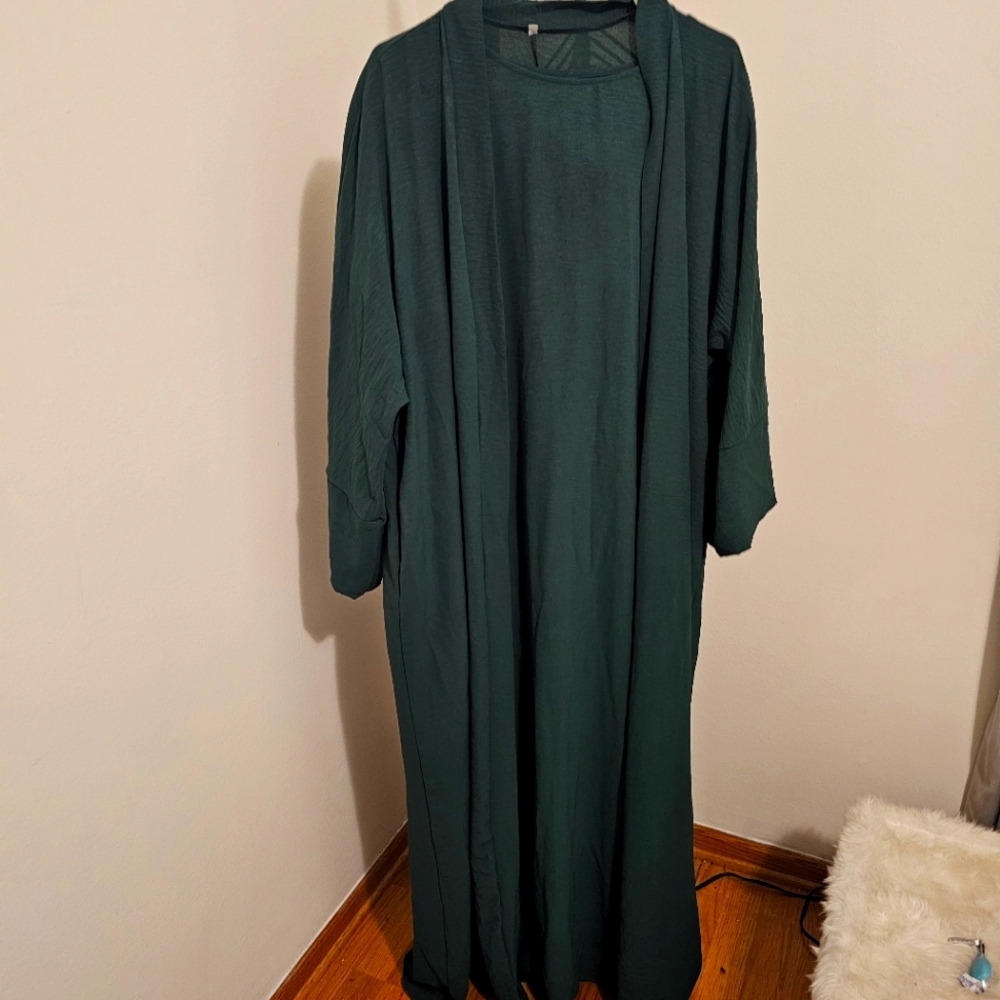 Two pieces, abaya NWT